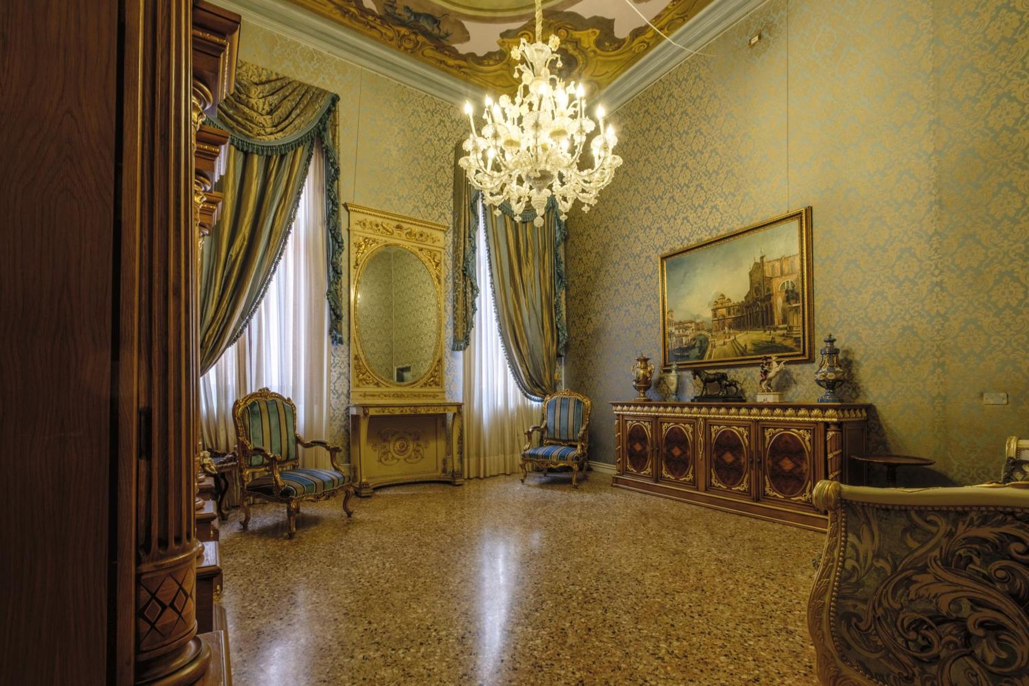 Palazzo Ca' Bernardo By Francesco Molon Affittacamere *