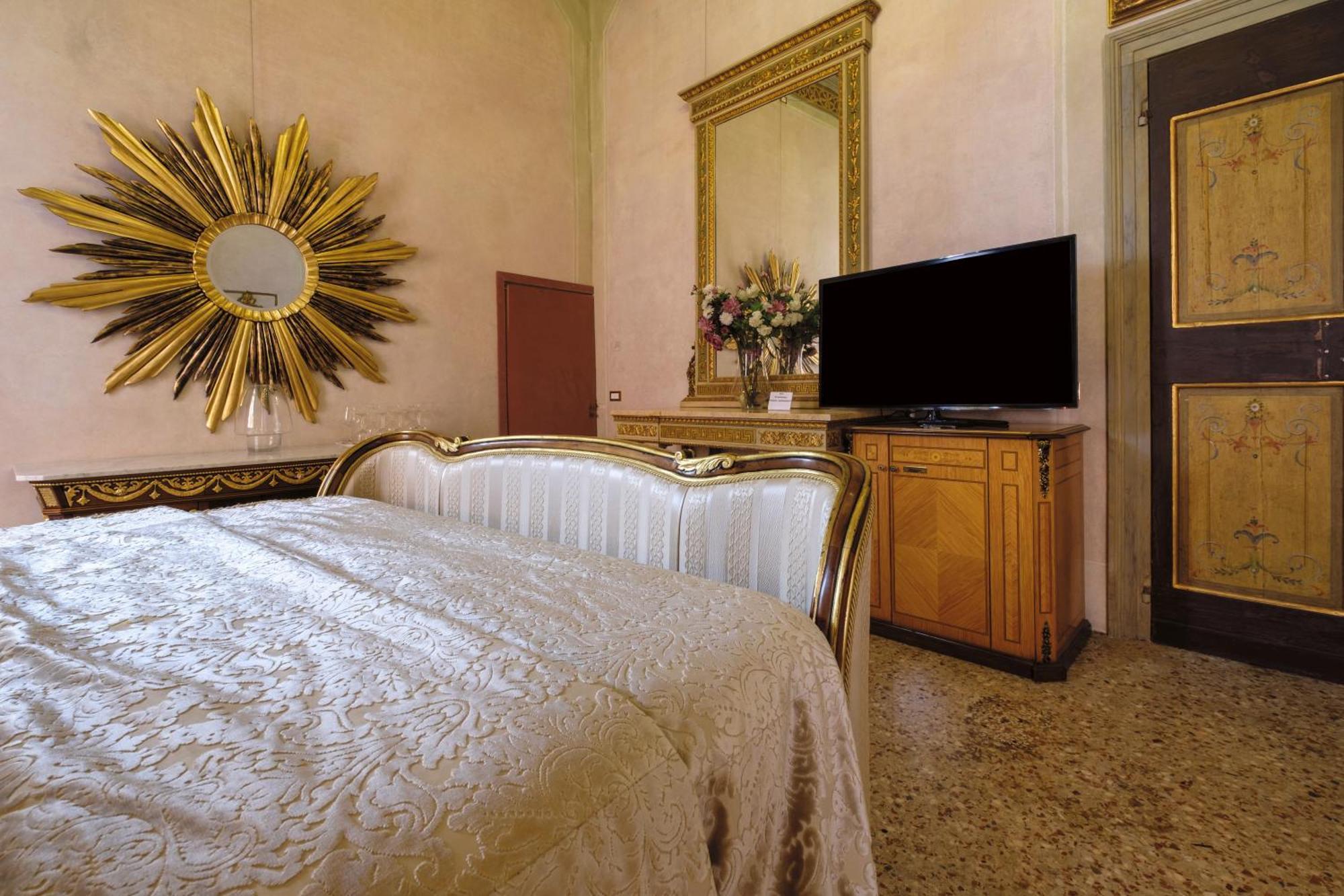 Palazzo Ca' Bernardo By Francesco Molon Affittacamere